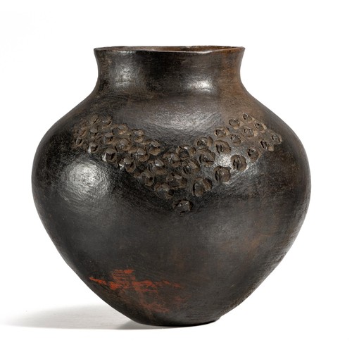 110 - A ZULU BEER POT, UKHAMBA