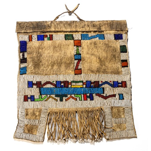 141 - AN NDEBELE APRON, MAPOTO