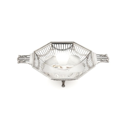 998 - A GEORGE V SILVER FRUIT DISH, MATRIN HALL AND CO, SHEFFIELD, 1912