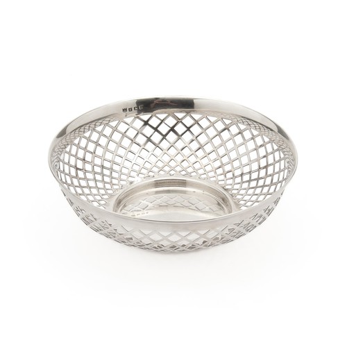 1000 - A GEORGE V SILVER BOWL, BARKER BROTHERS, CHESTER, 1916