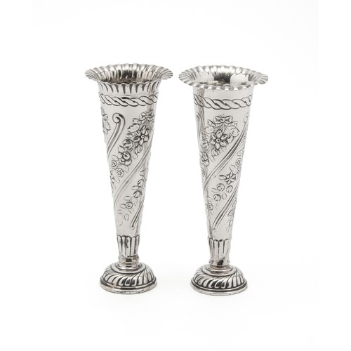 981 - A PAIR OF VICTORIAN SILVER TRUMPET VASES, POSSIBLY WILLIAM HUTTON AND SONS LTD, SHEFFIELD, 1897