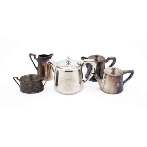 945 - AN ASSEMBLED SET OF ELECTROPLATED ITEMS, LONDON, 20TH CENTURY