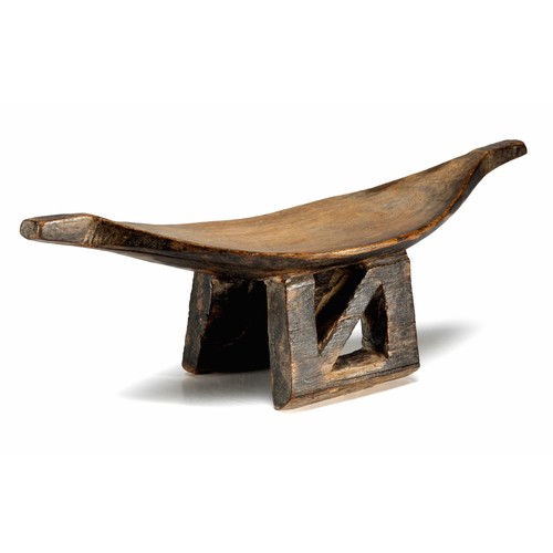 166 - AN EAST AFRICAN STOOL/HEADREST