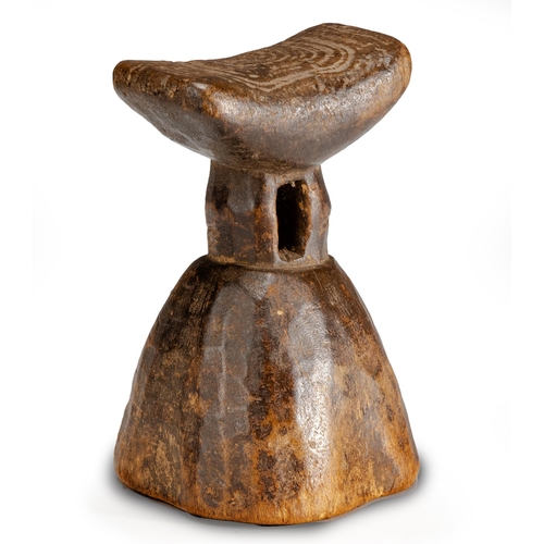 280 - A MWILA HEADREST, ANGOLA