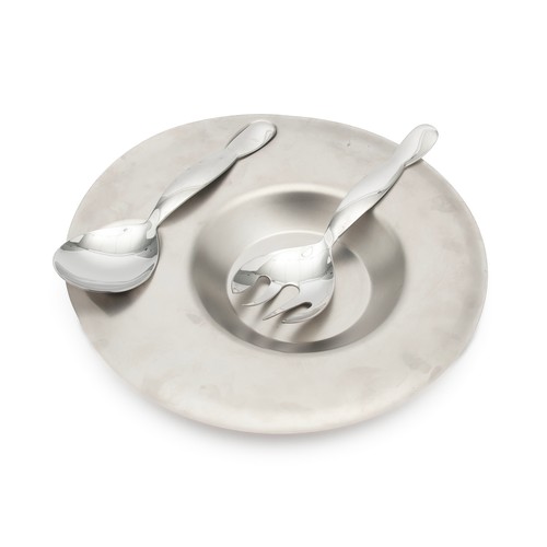 792 - A STAINLESS STEEL GOTTINGHEN PLATE AND A PAIR OF SALAD SERVERS, ITALY