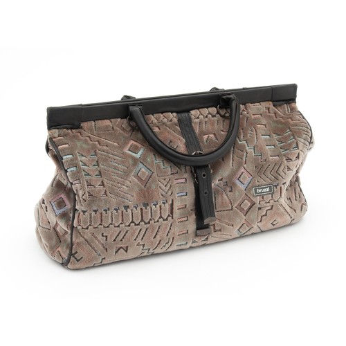 605 - A LADIES CARRY BAG, BRUZZI