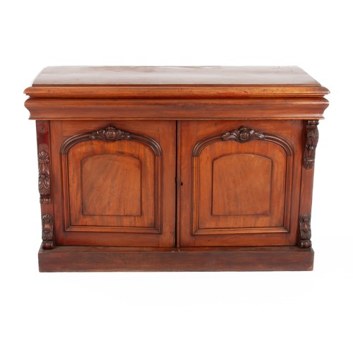 173 - A VICTORIAN MAHOGANY CHIFFONIER