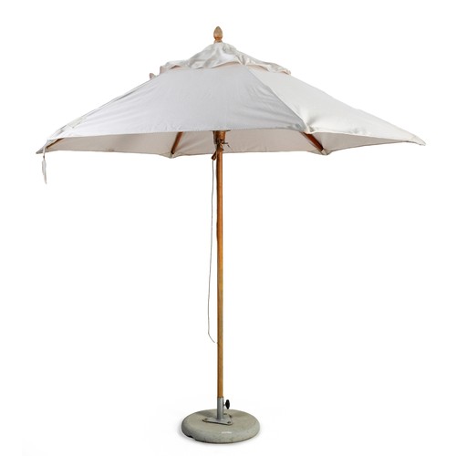 374 - A CLASSIC HEXAGONAL PATIO UMBRELLA, TRADEWINDS