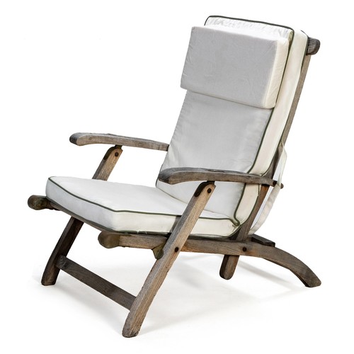 300 - A TEAK STEAMER FOLDING CHAIR, MANUFACTURED BY MARLAN TEAK