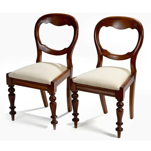 190 - A PAIR OF VICTORIAN MAHOGANY SIDE CHAIRS