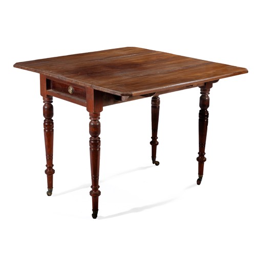 189 - A VICTORIAN MAHOGANY PEMBROKE TABLE