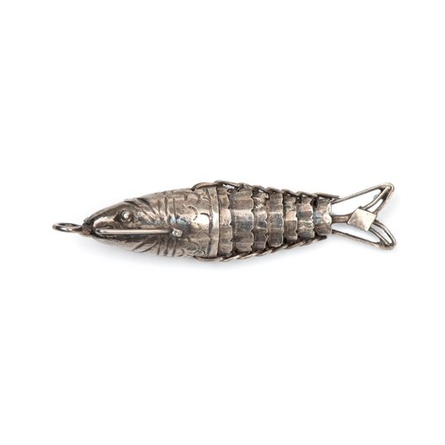 1029 - A SILVER ARTICULATED FISH