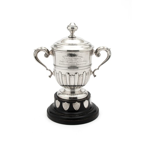 1010 - A GEORGE VI SILVER TROPHY CUP, WILLIAM HENRY SPARROW, BIRMINGHAM, 1945