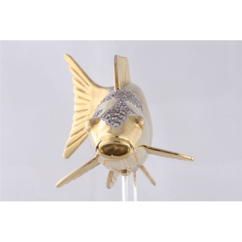 469 - A DIAMOND AND GOLD FISH SCULPTURE, JENNA CLIFFORD DESIGNS