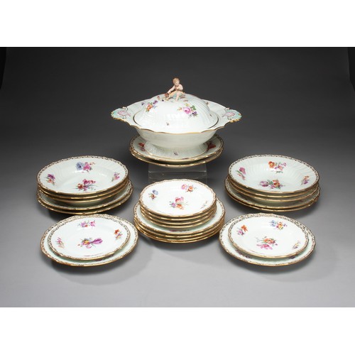 531 - A MEISSEN PART DINNER SERVICE