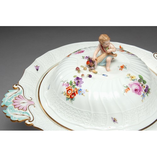 531 - A MEISSEN PART DINNER SERVICE