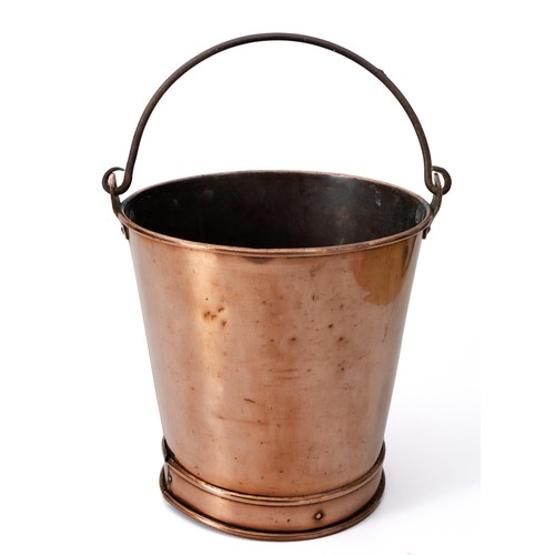 931 - A COPPER BUCKET