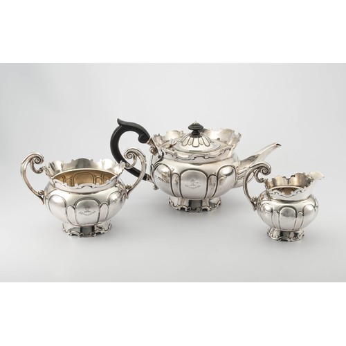 428 - AN EDWARD VII SILVER THREE-PIECE TEA SERVICE, MAPPIN AND WEBB LTD, LONDON, 1901