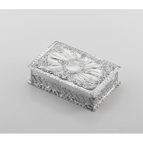 430 - AN EDWARD VII SILVER TRINKET BOX, CHARLES HENRY DUMENIL, LONDON, 1902