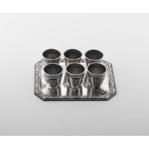 496 - AN ELECTROPLATE TRAY AND A SET OF SIX LIQUEUR CUPS