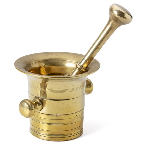 946 - A BRASS MORTAR AND PESTLE