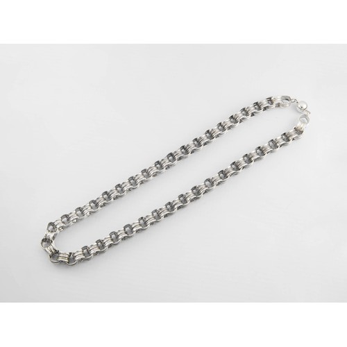 693 - A SILVER NECKLACE