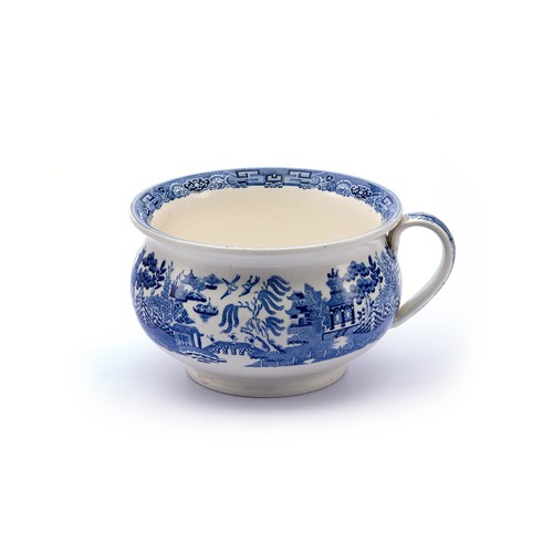 616 - A WEDGWOOD 'WILLOW' PATTERN CHAMBER POT