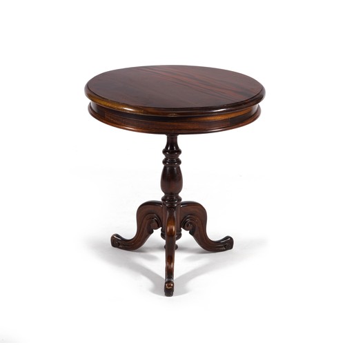 186 - A VICTORIAN STYLE MAHOGANY TRIPOD TABLE