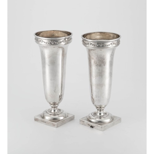 440 - A PAIR OF EDWARD VII SILVER POSY VASES, W AND F RABONE, BIRMINGHAM, 1912