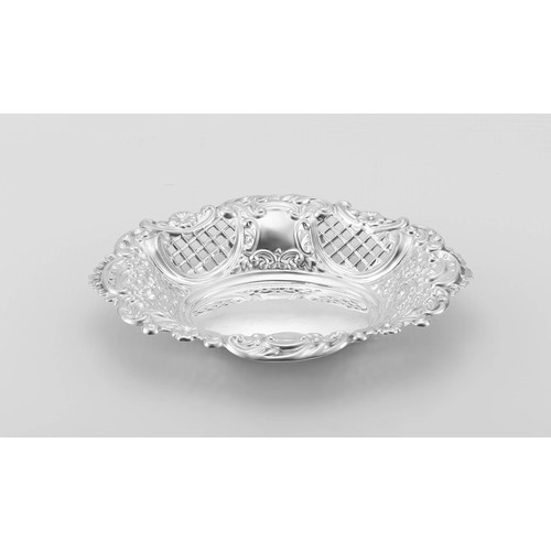 462 - AN ELIZABETH II SILVER BON-BON DISH, ISRAEL FREEMAN AND SON LTD, LONDON, 1961