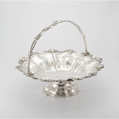 410 - A VICTORIAN SILVER CAKE BASKET, EDWARD, EDWARD JNR, JOHN AND W. BARNARD, LONDON, 1841