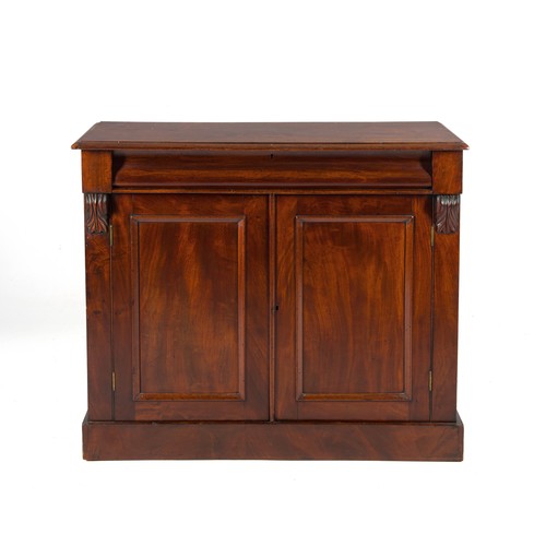 161 - A VICTORIAN MAHOGANY CHIFFONIER