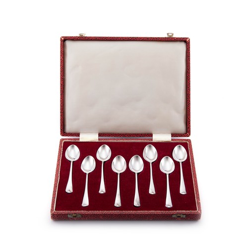 465 - A CASED SET OF EIGHT ELIZABETH II SILVER OLD ENGLISH PATTERN COFFEE SPOONS, FRANCIS HOWARD LTD, SHEF... 