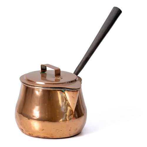 969 - A BRASS SAUCEPAN AND COVER