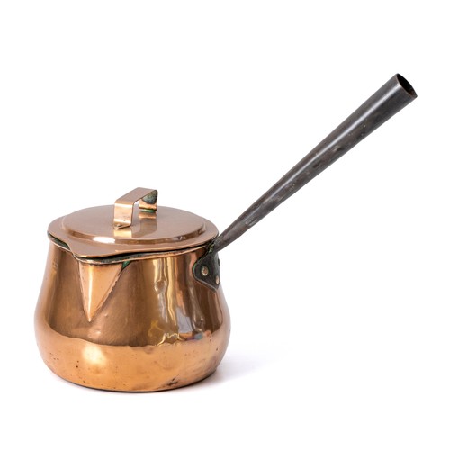 973 - A BRASS SAUCEPAN AND COVER