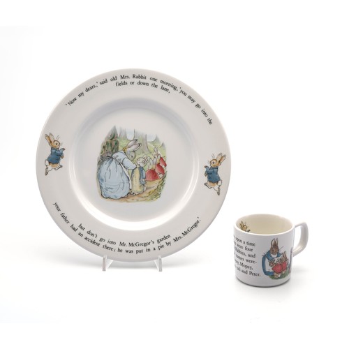 285 - TWO WEDGWOOD BEATRIX POTTER PETER RABBIT ITEMS