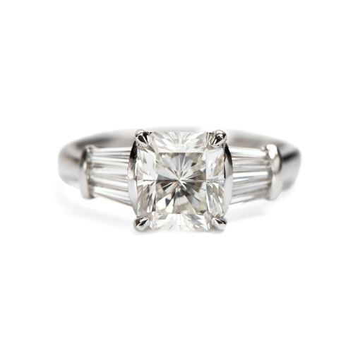 990 - A NATURAL CERTIFIED DIAMOND DRESS RING, 2.61 CARATS