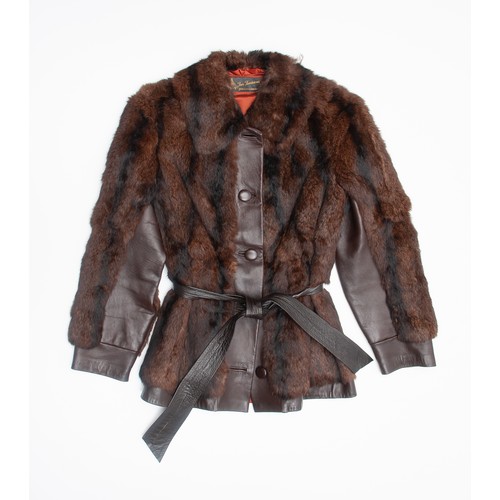 874 - A BELTED FUR AND LEATHER JACKET, 