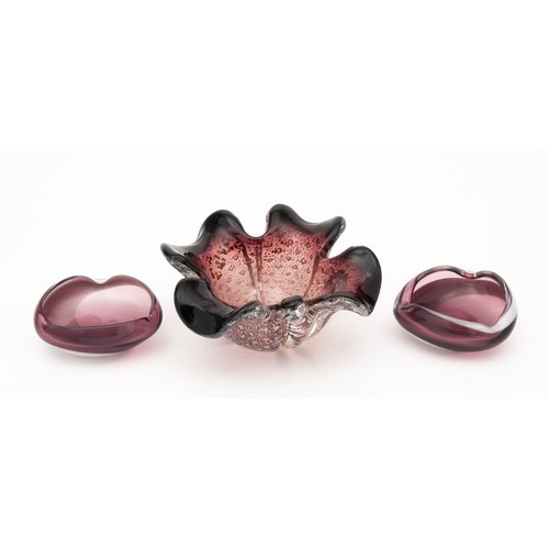 326 - A MURANO AMETHYST FLOWER SHAPE BOWL WITH FOIL SILVER INCLUSIONS AND A PAIR OF ASHTRAYS