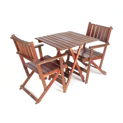 576 - A SUITE OF FOLDING FRUITWOOD GARDEN FURNITURE