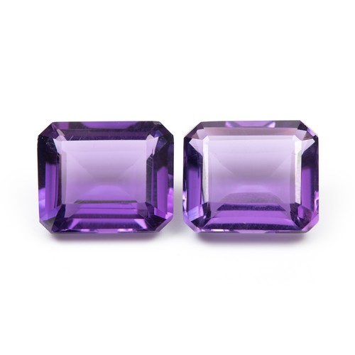 917 - A PAIR OF MATCHING AMETHYSTS 13.50 CARATS