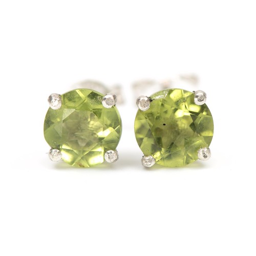 1005 - A PAIR OF PERIDOT STUD EARRINGS, 1.20 CARATS