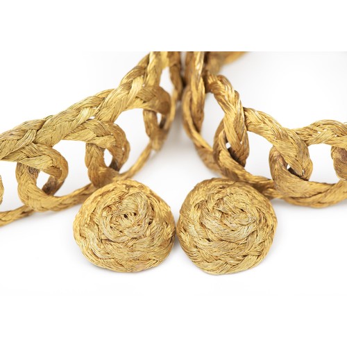 879 - A SUITE OF WOVEN GOLD COSTUME JEWELLERY