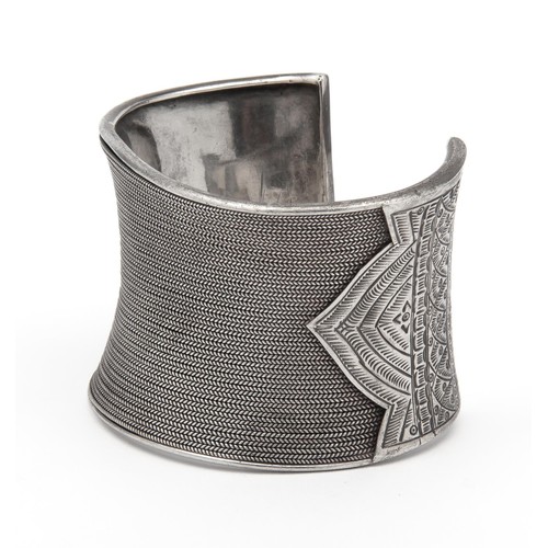 921 - A SILVER CUFF BANGLE