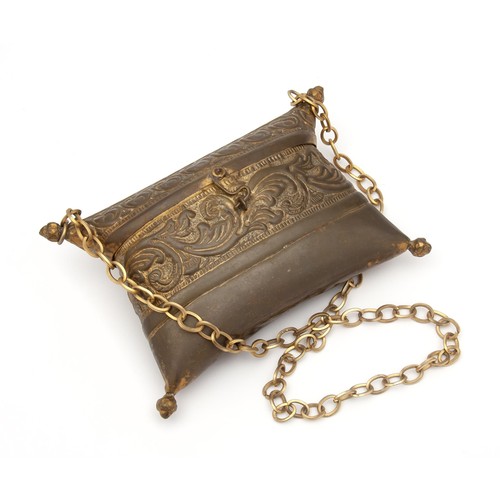 112 - A BRASS HANDBAG ON CHAIN