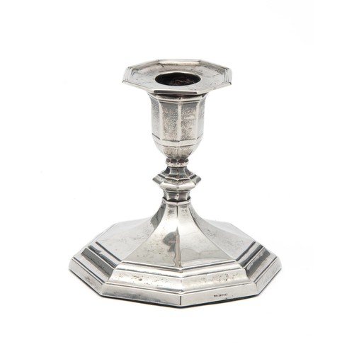 716 - AN EDWARD VII SILVER CANDLESTICK, HAWKSWORTH EYRE AND CO LTD, SHEFFIELD, 1909