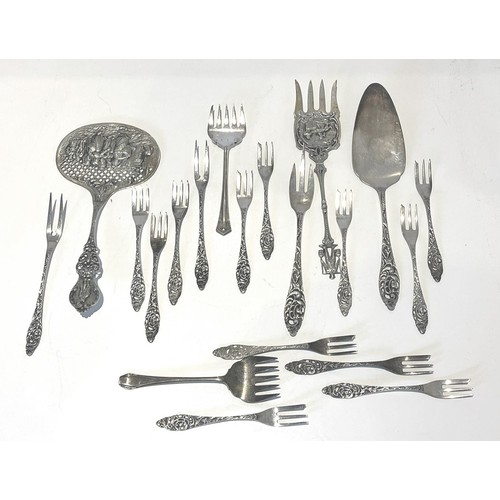 717 - A MISCELLANEOUS COLLECTION OF SILVER, MOSTLY CONTINENTAL, 19TH CENTURY