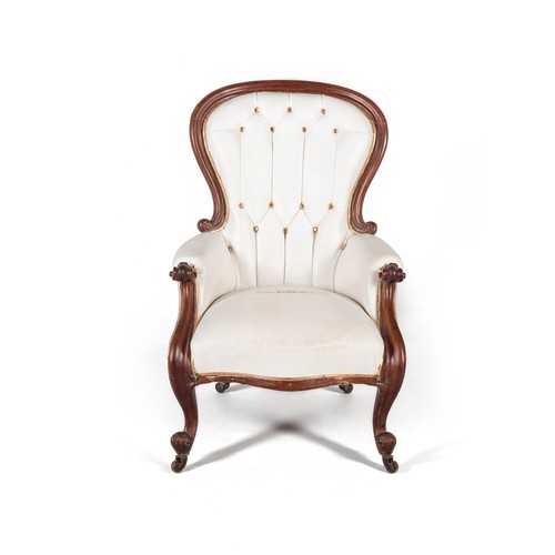 426 - A VICTORIAN MAHOGANY ARMCHAIR