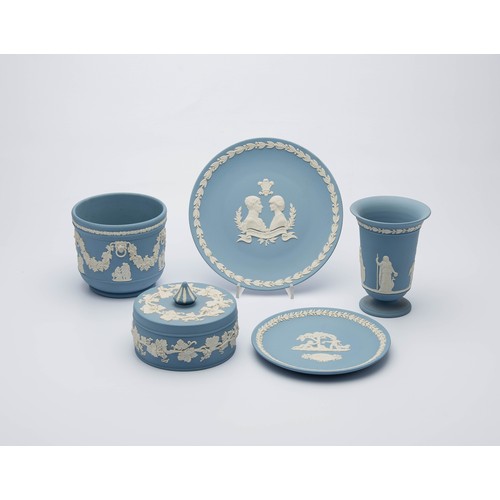 288 - A COLLECTION OF WEDGWOOD ITEMS