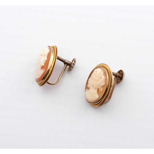 949 - A PAIR OF CAMEO EARRINGS